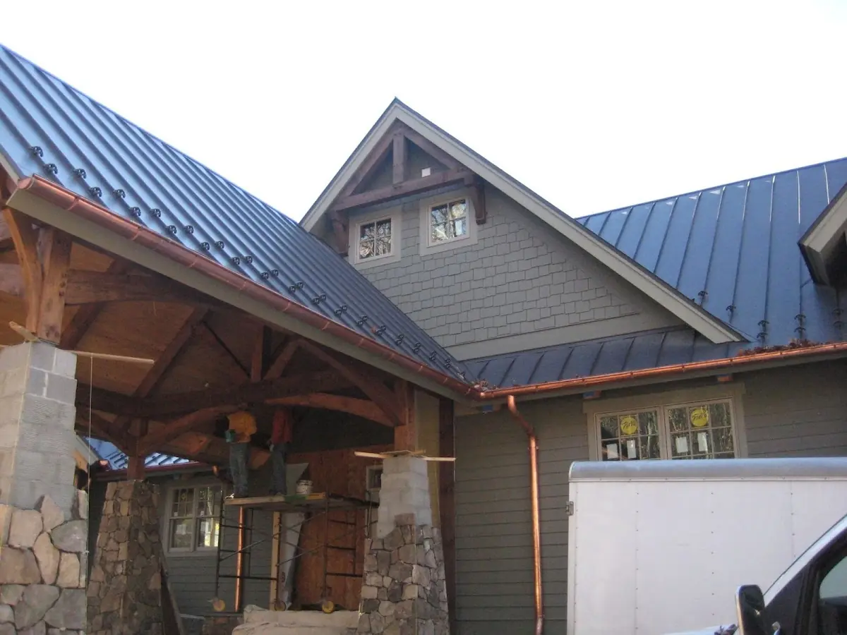 Craftsman Roofing team delivering quality roofing work in Hamilton Lakes